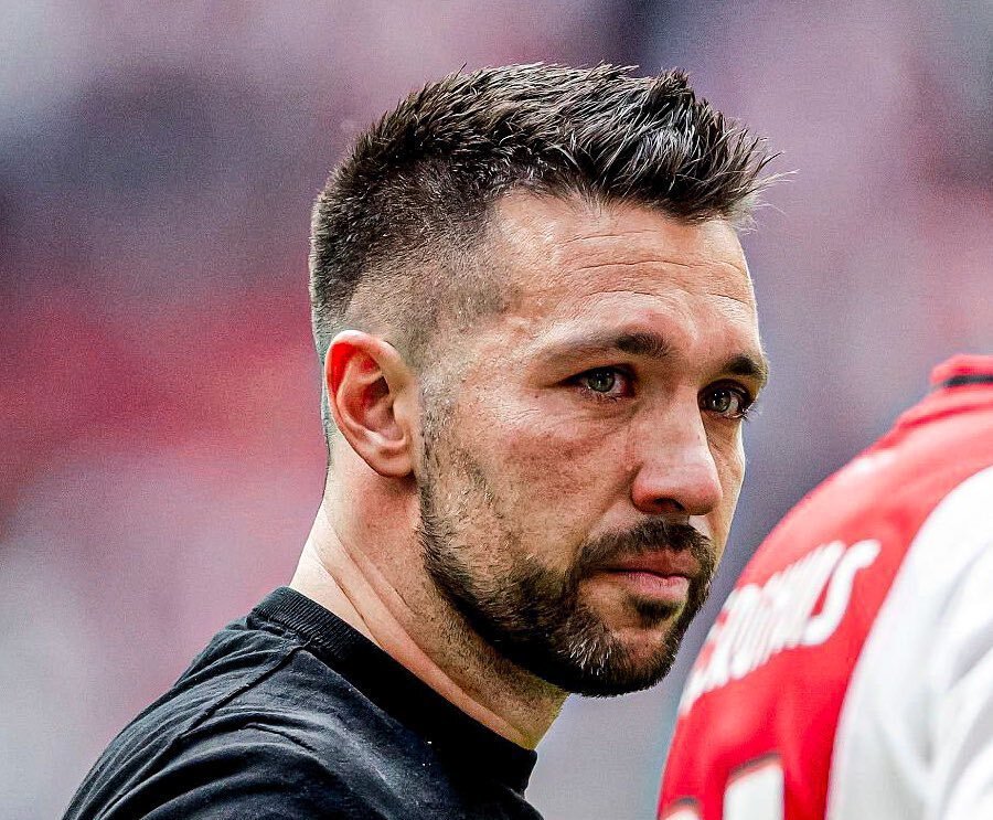 包含转折点！阿贾克斯止住颓势，荷甲集结日攻防权衡，更衣室稳定，更衣室氛围转暖的词条-九游网页版